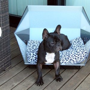 Cama para perros de diseño geométrico