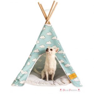 Tipi para perros con decoración de nubes