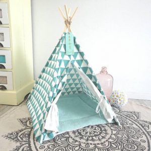 Tipi para perros con decoración geométrica